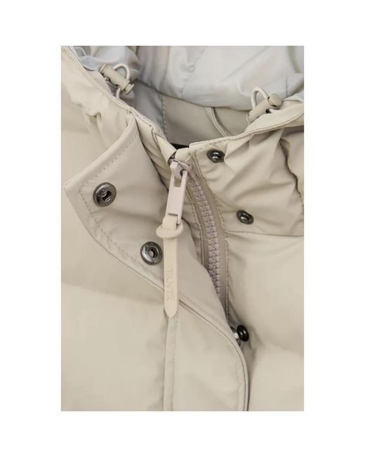 Tanta Parkas in het Natural