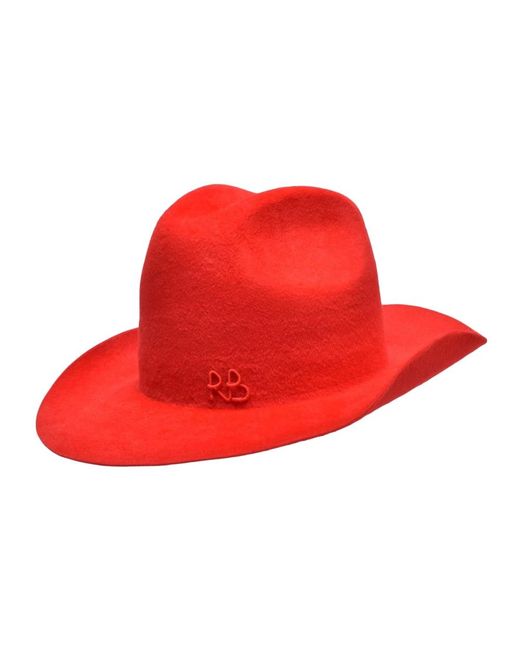 Hats di Ruslan Baginskiy in Red