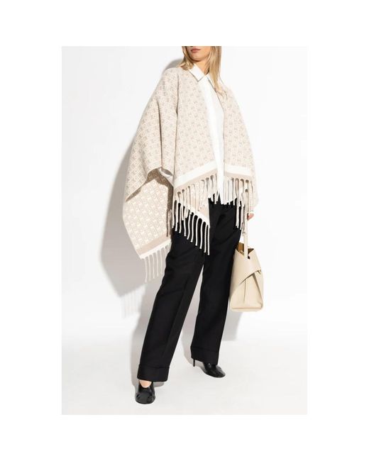 Ferragamo Poncho Met Monogram in het Natural