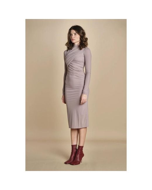 Amazuìn Pink Midi Dresses