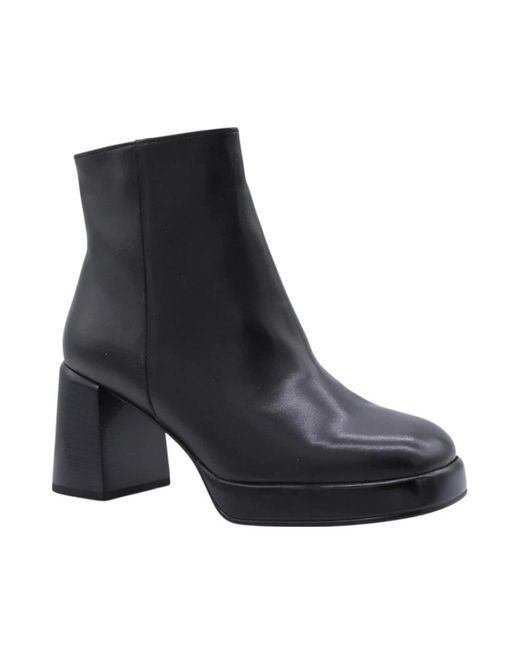 Hispanitas Black Heeled Boots