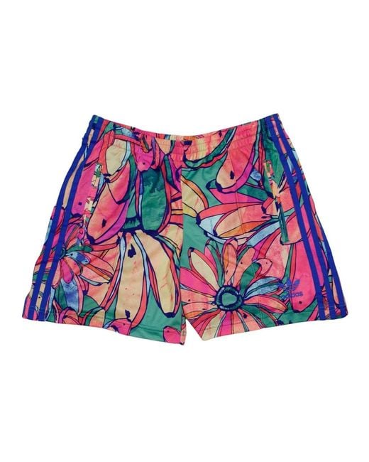 Short Shorts di Adidas in Red