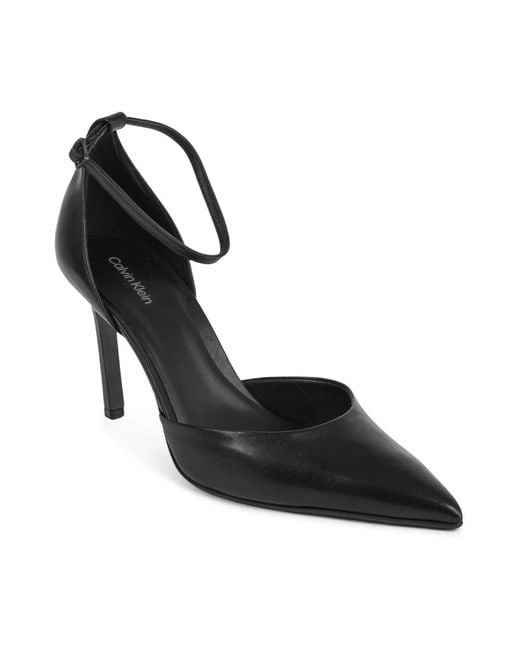 Pumps di Calvin Klein in Black