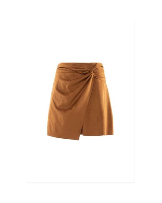Nenette Skort in het Brown