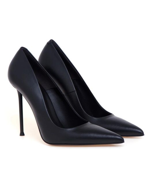 Sergio Levantesi Ley Pump in het Blue