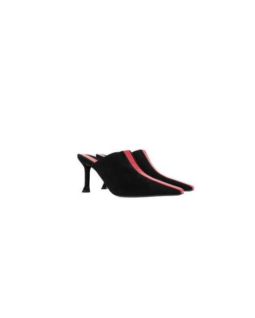 Ferragamo Black Pumps