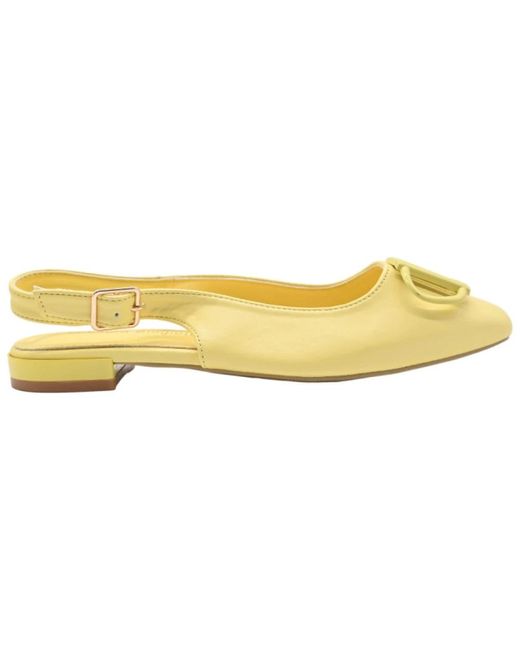 Sneakers sandalo limone vitello di Laura Biagiotti in Yellow