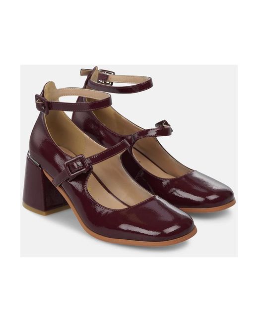 Alma En Pena. Brown Pumps