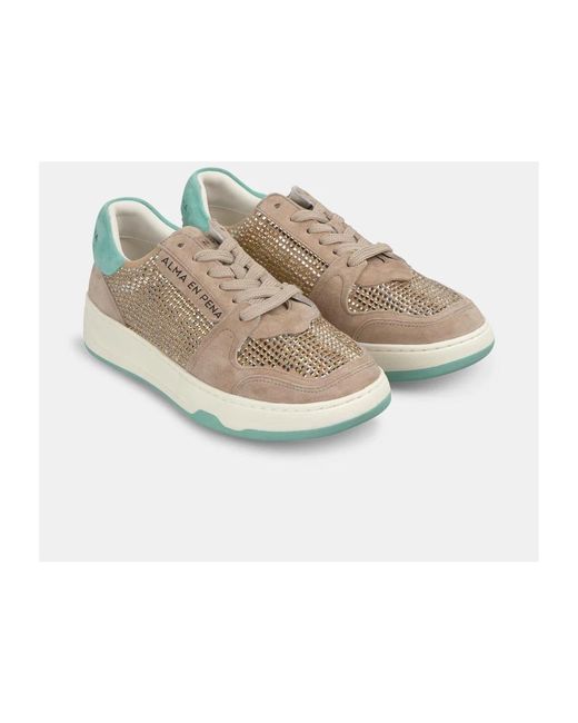 Alma En Pena. Sneakers in het Green