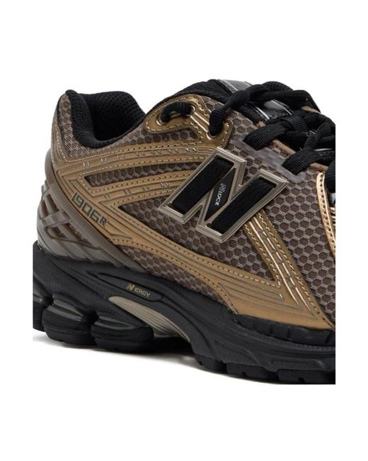 1906R di New Balance in Brown