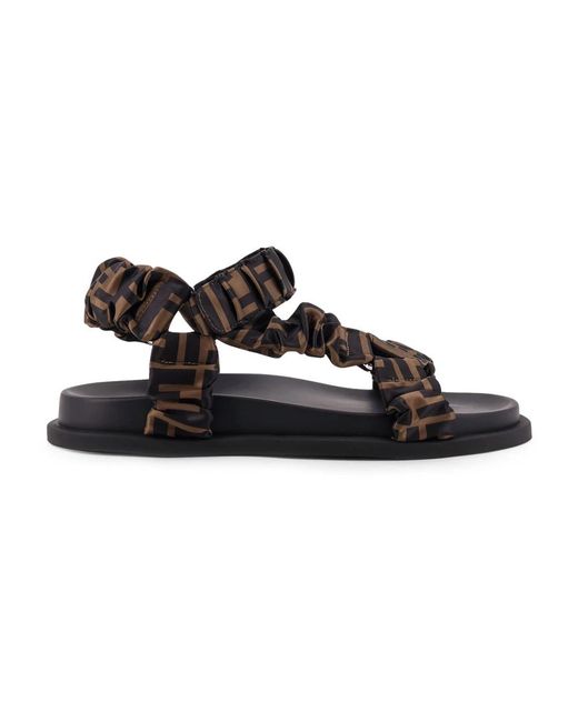Fendi Flat Sandals in het Brown