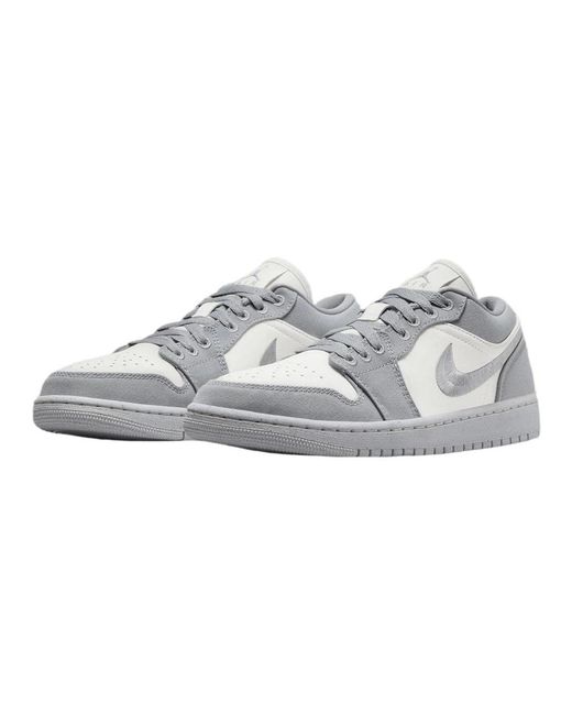 Baskets Nike en coloris Gray