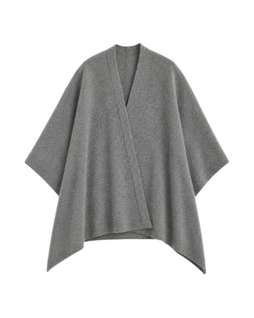 Capes di Kocca in Gray
