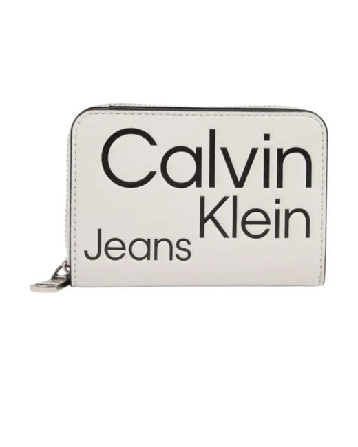 Wallets & Cardholders di Calvin Klein in Metallic