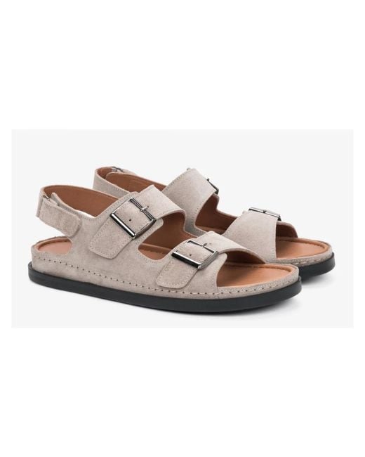 ESTRO Gray Flat Sandals