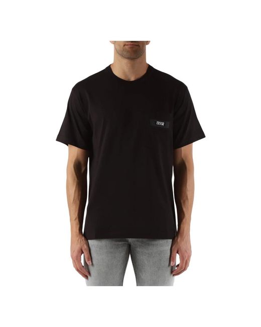 Versace Regular fit baumwoll-t-shirt mit fronttasche in Black für Herren