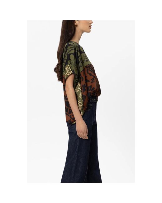 Luisa Cerano Cape Blouse Met Bladprint in het Green