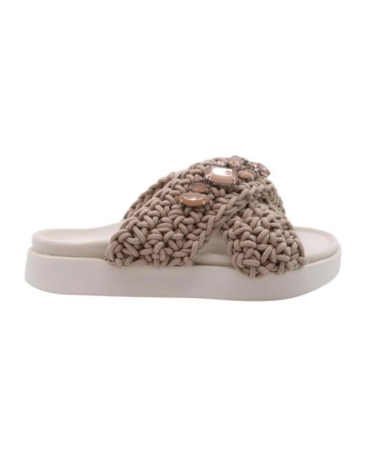 Sliders di Inuikii in Brown