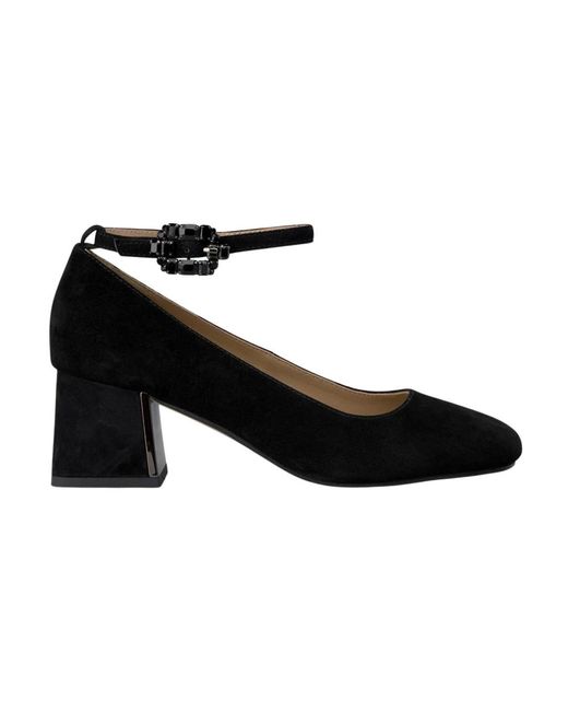 Alma En Pena. Black Pumps