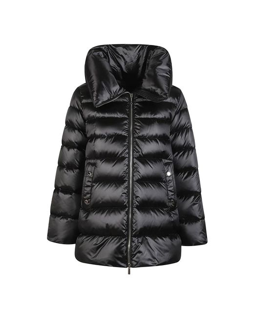 Down Jackets Moorer de color Black