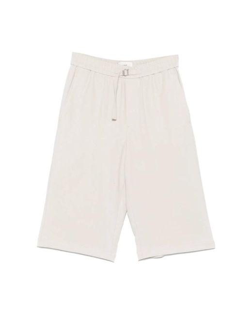 AMI Korte Broeken ,Groen ,Chique Zomershorts in het White voor heren
