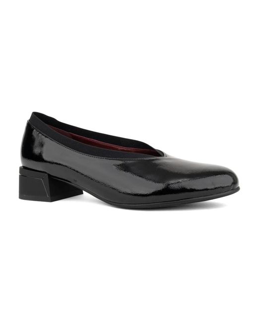 Linda Baumann Black Pumps