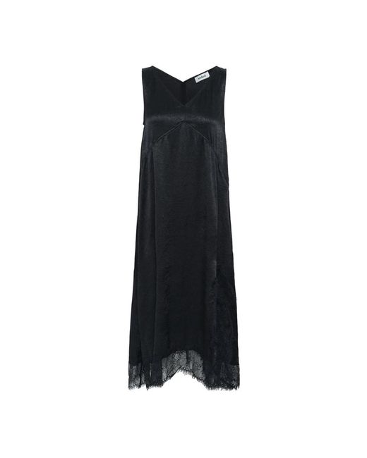 Soaked In Luxury Midi Dresses in het Black