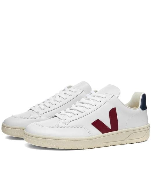Veja Shoes in White für Herren