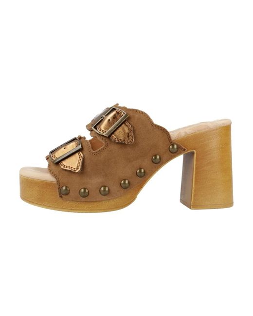 Heeled Mules MTNG de color Brown