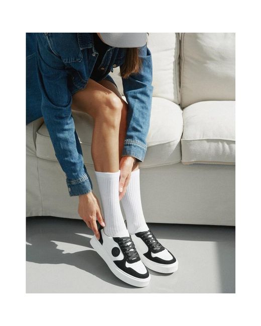 ESTRO Black Sneakers