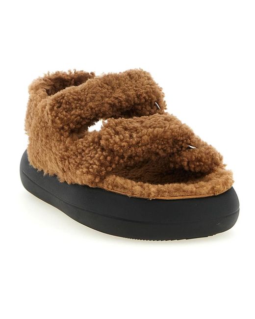 Moon Boot Shearling Sandalen in het Brown