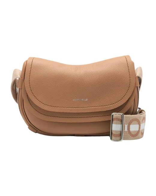 Cross Body Bags di Coccinelle in Brown