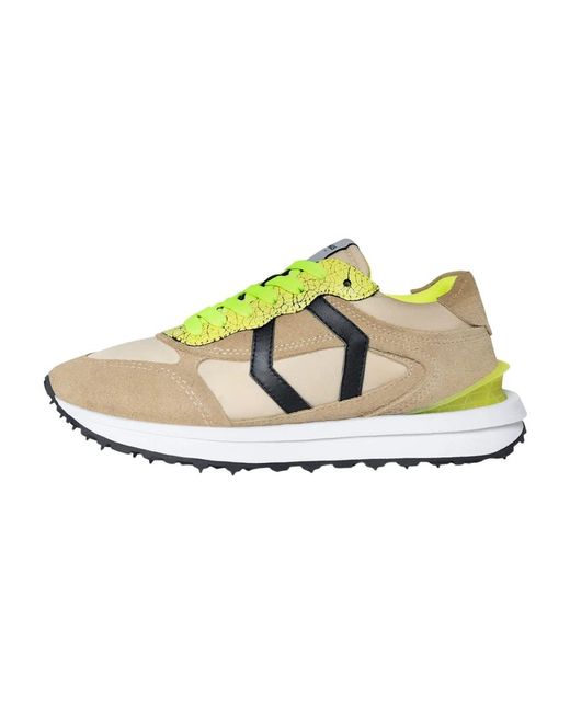 Sneakers di MIKAKUS Barcelona in Metallic