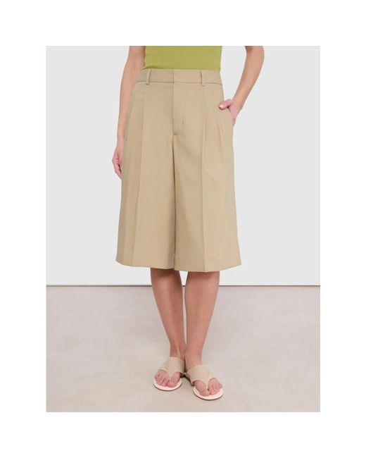 AMI Natural Long Shorts