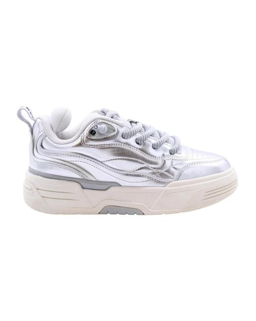 Sneakers di Bronx in White