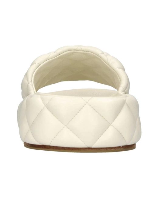 Bottega Veneta Sliders in het White