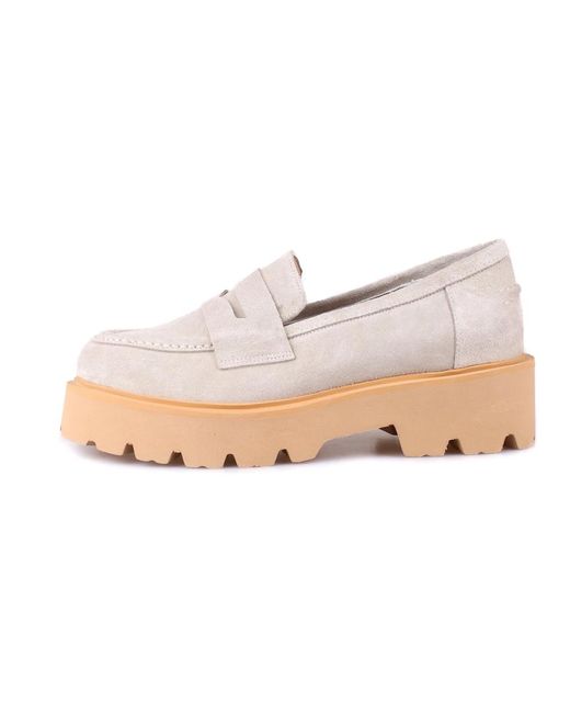 Loafers di CESARE GASPARI in Pink