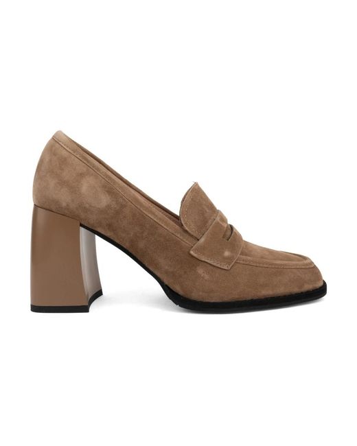 Linda Baumann Brown Pumps