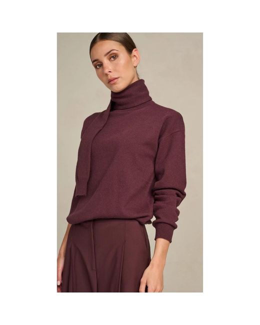 Turtlenecks March23 de color Purple