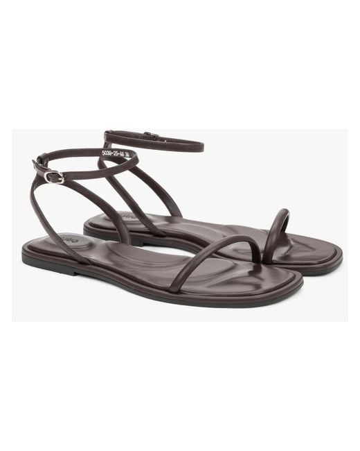 ESTRO White Flat Sandals