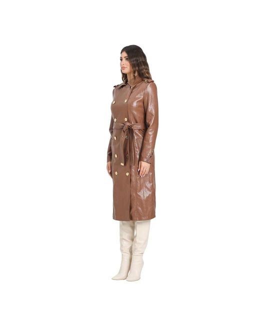 Elisabetta Franchi Camel Trenchcoat Met Gouden Details in het Brown