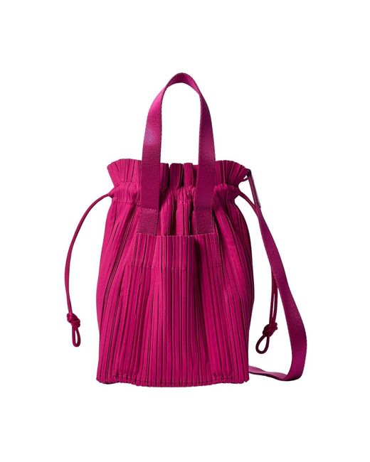 Bucket Bags di Issey Miyake in Pink