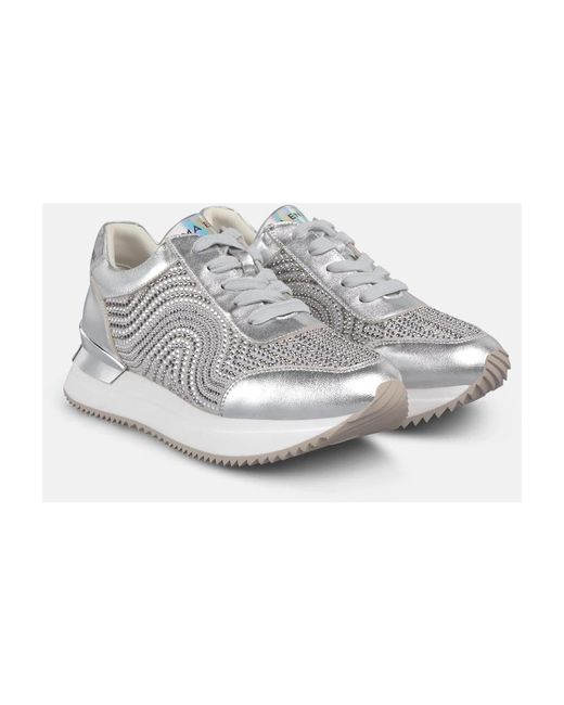 Alma En Pena. Gray Sneakers
