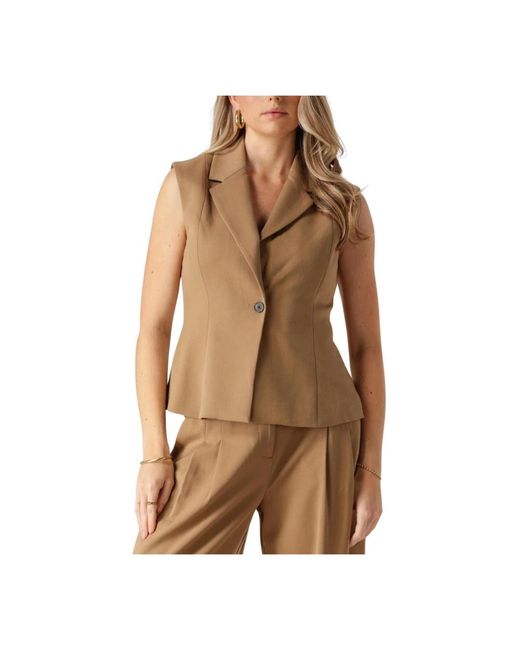 Moss Copenhagen Jassen ,Bruin ,Henrika Vest in het Brown