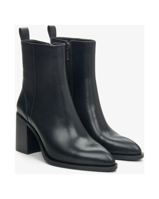ESTRO Gray Heeled Boots