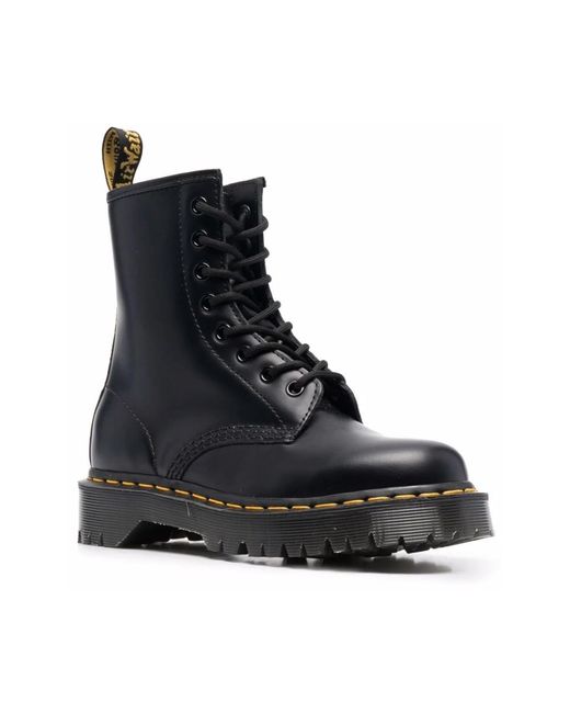 Lace-Up Boots di Dr. Martens in Black