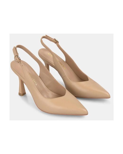 Alma En Pena. Metallic Pumps