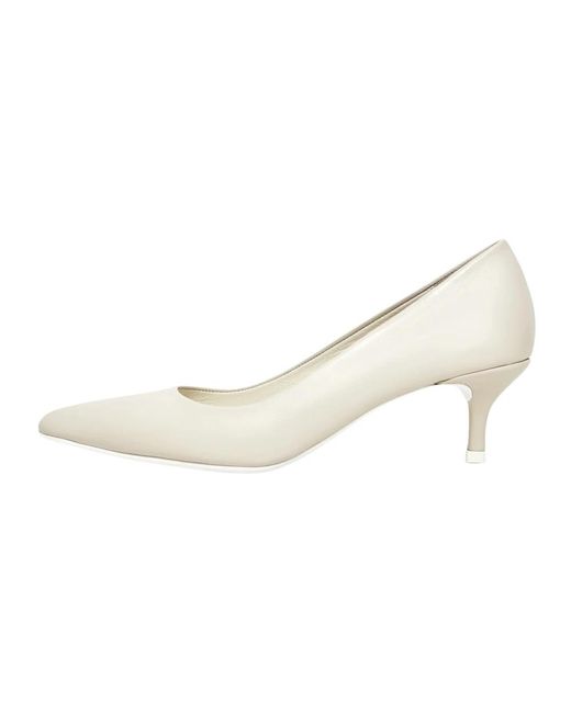 Pumps di CESARE GASPARI in Natural