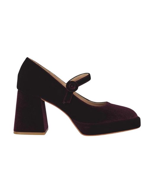 Alma En Pena. Black Pumps