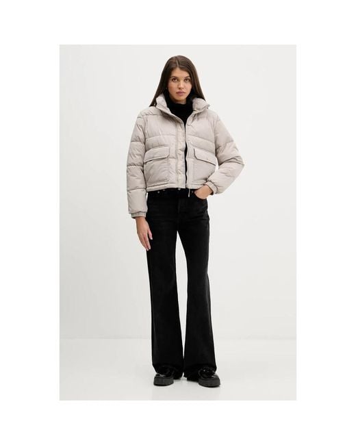 Winter Jackets di Vans in Gray